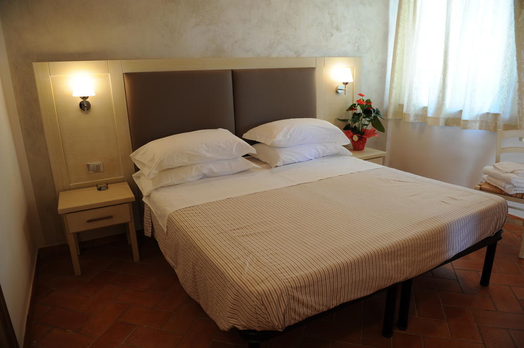 Super Relais Stella Hotel ซินญา ภายนอก รูปภาพ