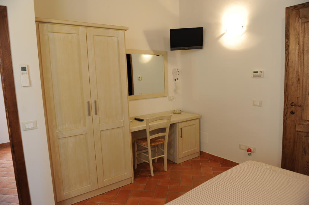 Super Relais Stella Hotel ซินญา ภายนอก รูปภาพ